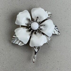 Vintage Large Flower Brooch 1970s Sarah Coventry Silver & White Metal Pin  Condi